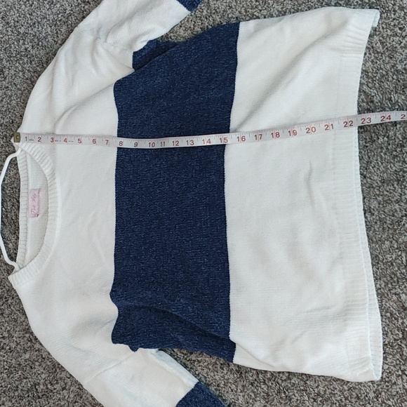 Pink Lily White and Blue Stripe Sweater Size Small - Picture 4 of 10